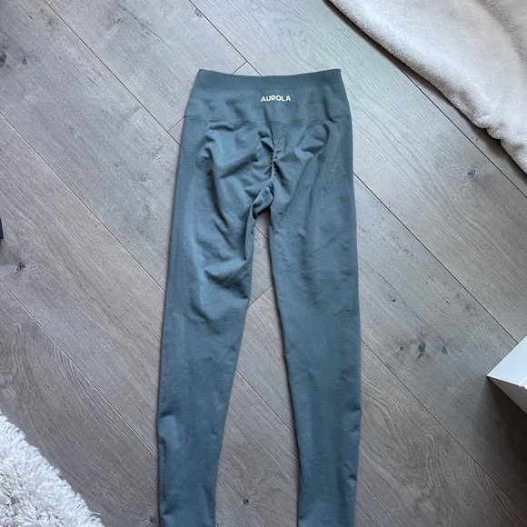 Aurola Seamless Scrunch Legging 7/8 length Colour Eucalyptus Small - Picture 2 of 5